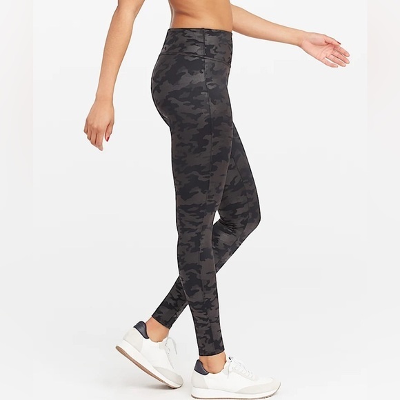 SPANX Faux Leather Matte Black Camo High Waisted Leggings Tummy + Booty Shaping - Picture 6 of 12